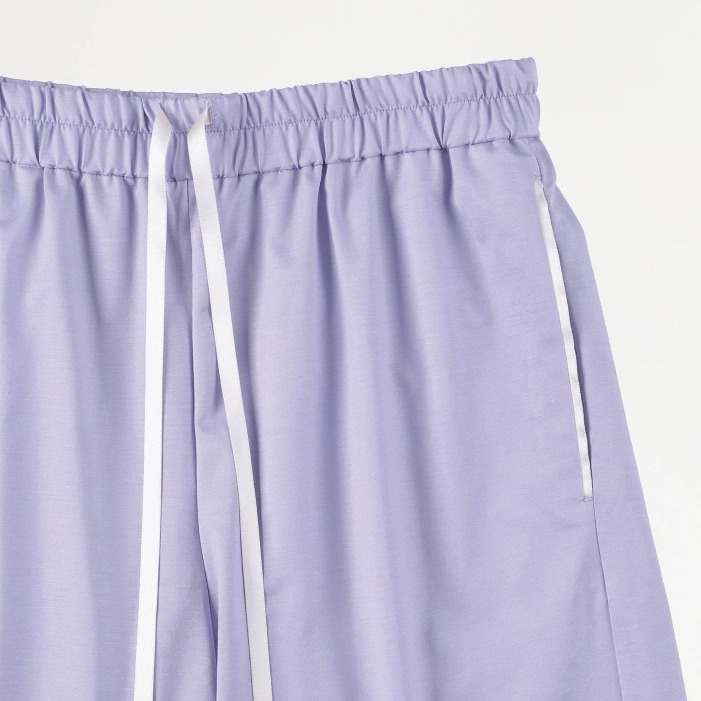 Shiny high-gauge relaxed shorts